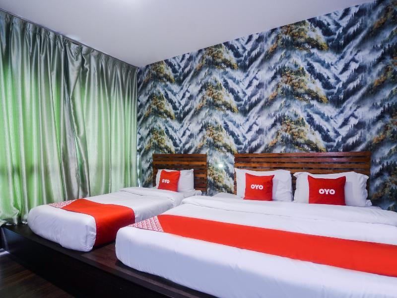 Oyo 1119 Memoire Express Hotel Кучинг Экстерьер фото