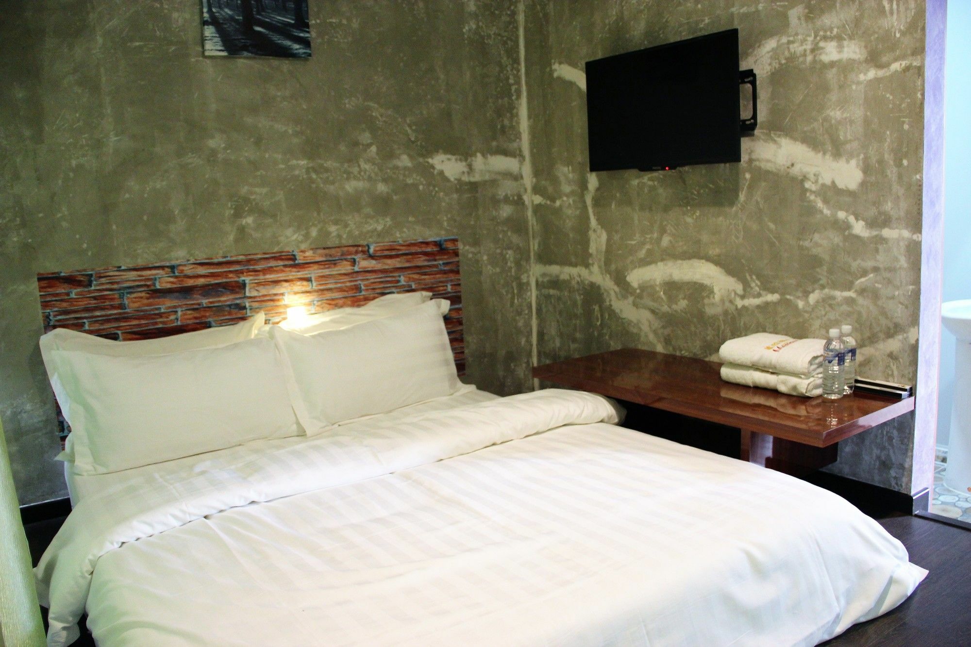Oyo 1119 Memoire Express Hotel Кучинг Экстерьер фото